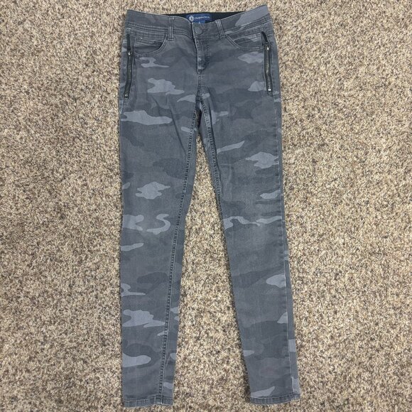 Women's Slim Fit Camo Jeans - Size 2 - Preowned - 2046 - Picture 1 of 3